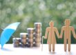 Pièces de monnaie pour épargne pension EIP avec pensionnés en personnage en bois